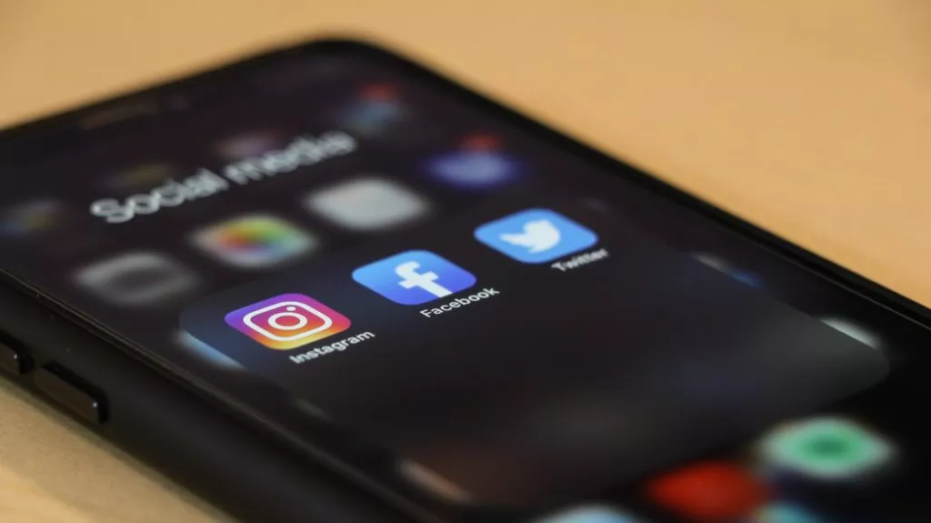 using social media as lead generation tool